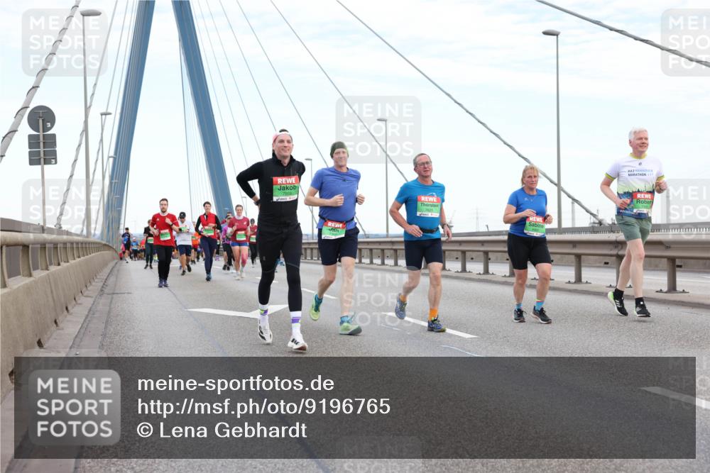 03.10.2025 - Köhlbrandbrückenlauf Lena Gebhardt http://msf.ph/oto/9196765 03.10.2025 15:28:37 Position 1 7863, 7621 meine-sportfotos.de