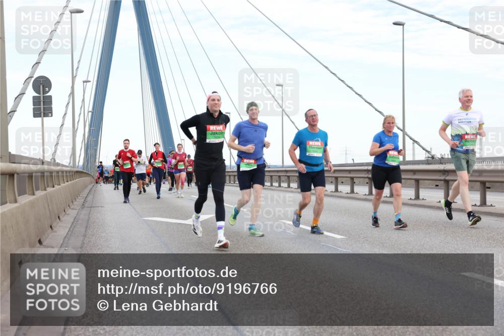 03.10.2025 - Köhlbrandbrückenlauf Lena Gebhardt http://msf.ph/oto/9196766 03.10.2025 15:28:37 Position 1 7621, 87 meine-sportfotos.de