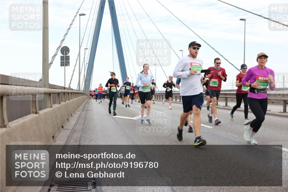 03.10.2025 - Köhlbrandbrückenlauf Lena Gebhardt http://msf.ph/oto/9196780 03.10.2025 15:28:45 Position 1 7194 meine-sportfotos.de