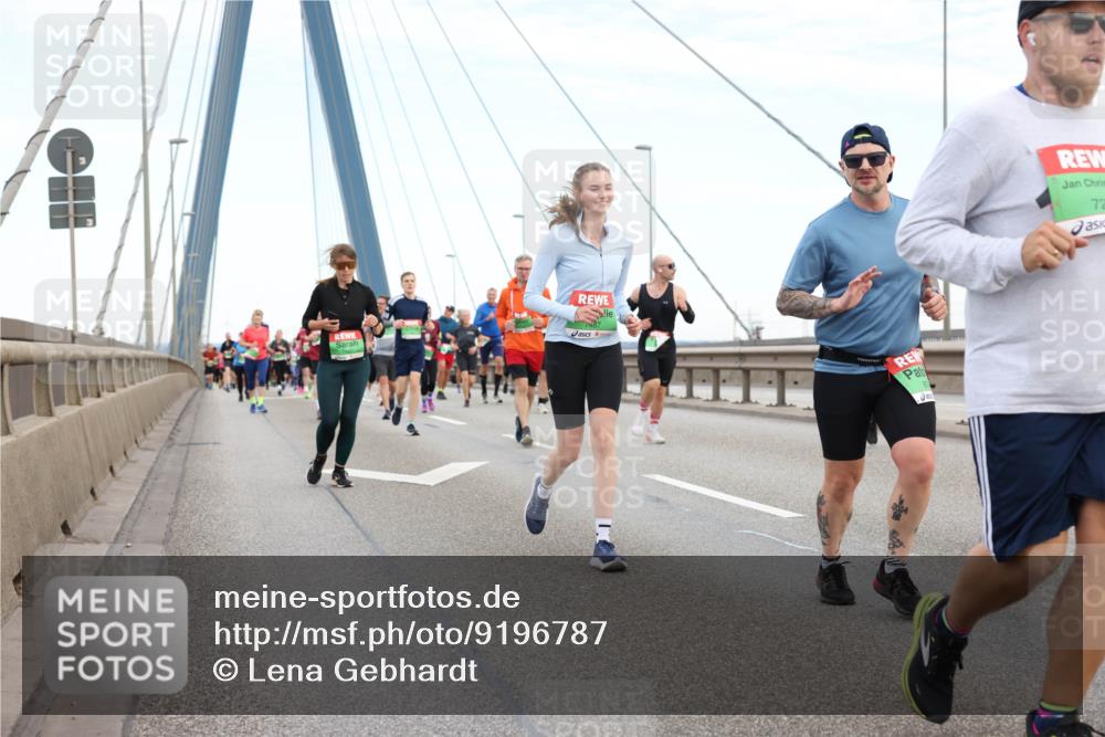 03.10.2025 - Köhlbrandbrückenlauf Lena Gebhardt http://msf.ph/oto/9196787 03.10.2025 15:28:46 Position 1 748, 72 meine-sportfotos.de