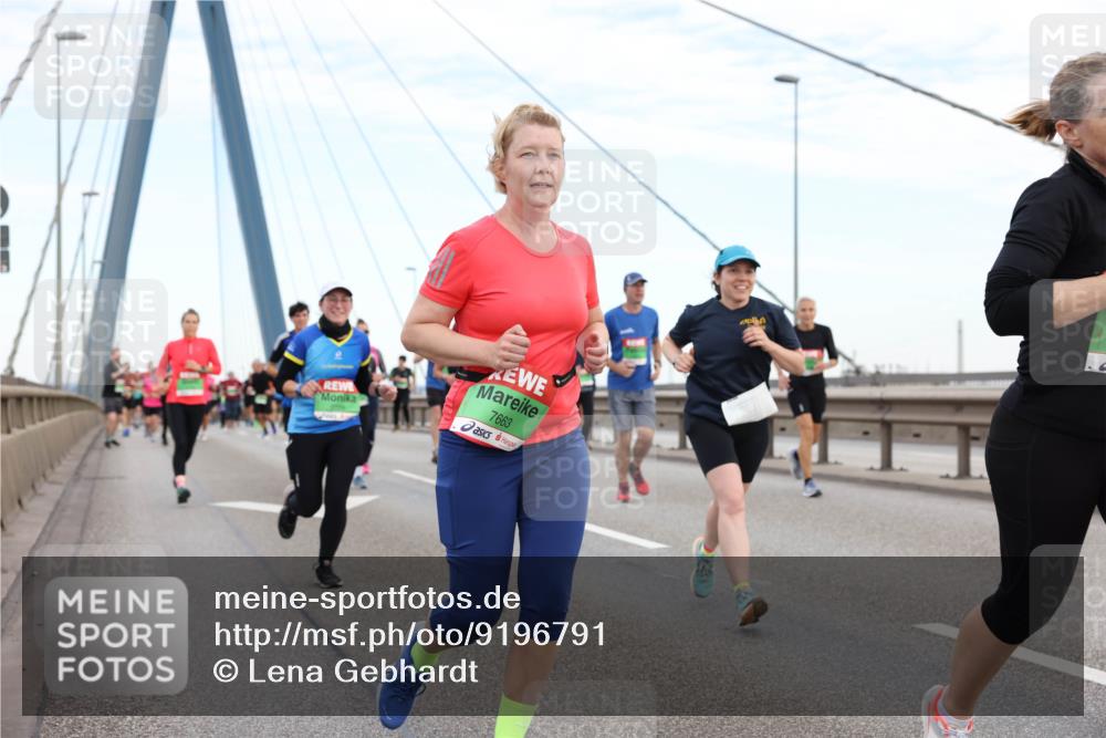 03.10.2025 - Köhlbrandbrückenlauf Lena Gebhardt http://msf.ph/oto/9196791 03.10.2025 15:28:55 Position 1 7663 meine-sportfotos.de
