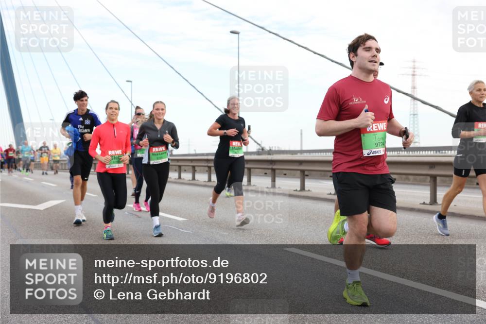 03.10.2025 - Köhlbrandbrückenlauf Lena Gebhardt http://msf.ph/oto/9196802 03.10.2025 15:28:58 Position 1 9724 meine-sportfotos.de