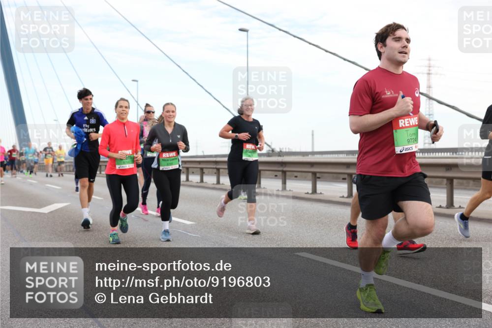 03.10.2025 - Köhlbrandbrückenlauf Lena Gebhardt http://msf.ph/oto/9196803 03.10.2025 15:28:58 Position 1 9724, 8765 meine-sportfotos.de