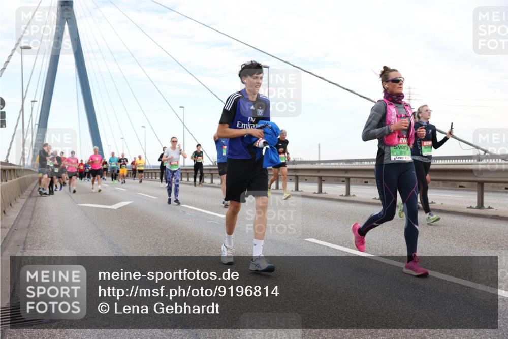 03.10.2025 - Köhlbrandbrückenlauf Lena Gebhardt http://msf.ph/oto/9196814 03.10.2025 15:29:00 Position 1 8788 meine-sportfotos.de