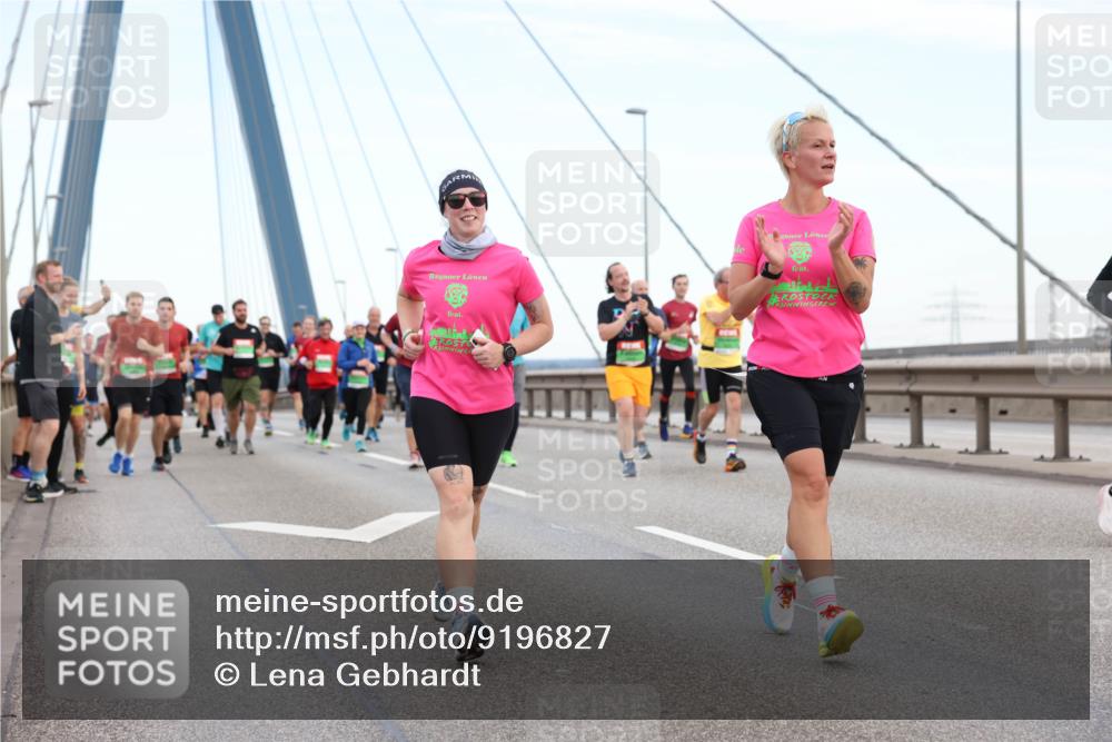 03.10.2025 - Köhlbrandbrückenlauf Lena Gebhardt http://msf.ph/oto/9196827 03.10.2025 15:29:04 Position 1  meine-sportfotos.de