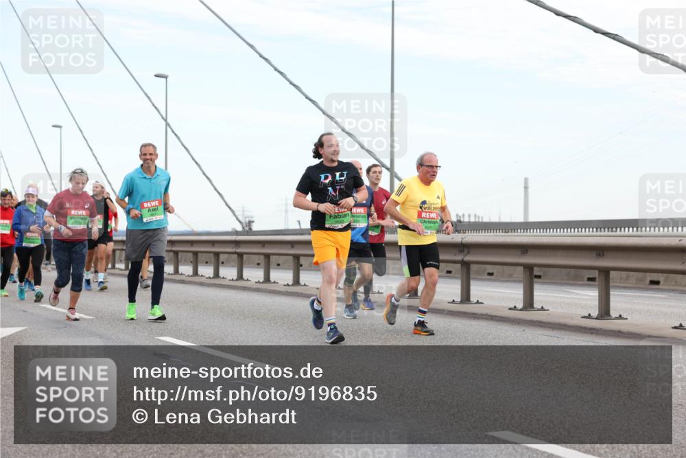 03.10.2025 - Köhlbrandbrückenlauf Lena Gebhardt http://msf.ph/oto/9196835 03.10.2025 15:29:06 Position 1 4, 9151, 9371, 7718 meine-sportfotos.de