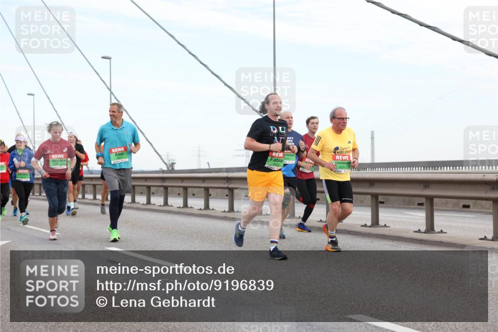 03.10.2025 - Köhlbrandbrückenlauf Lena Gebhardt http://msf.ph/oto/9196839 03.10.2025 15:29:07 Position 1 9151, 9371, 7718 meine-sportfotos.de