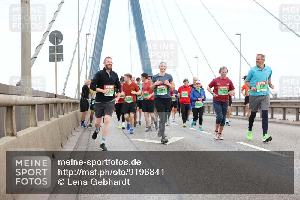 03.10.2025 - Köhlbrandbrückenlauf Lena Gebhardt http://msf.ph/oto/9196841 03.10.2025 15:29:07 Position 1 7718 meine-sportfotos.de