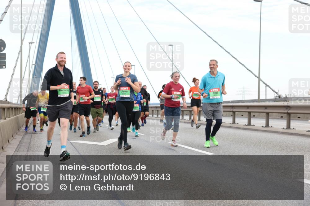03.10.2025 - Köhlbrandbrückenlauf Lena Gebhardt http://msf.ph/oto/9196843 03.10.2025 15:29:08 Position 1 8035, 8061 meine-sportfotos.de