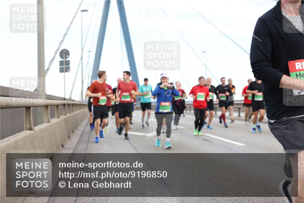 03.10.2025 - Köhlbrandbrückenlauf Lena Gebhardt http://msf.ph/oto/9196850 03.10.2025 15:29:10 Position 1  meine-sportfotos.de