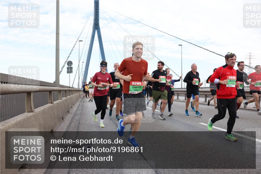 03.10.2025 - Köhlbrandbrückenlauf Lena Gebhardt http://msf.ph/oto/9196861 03.10.2025 15:29:12 Position 1 8884, 7200 meine-sportfotos.de