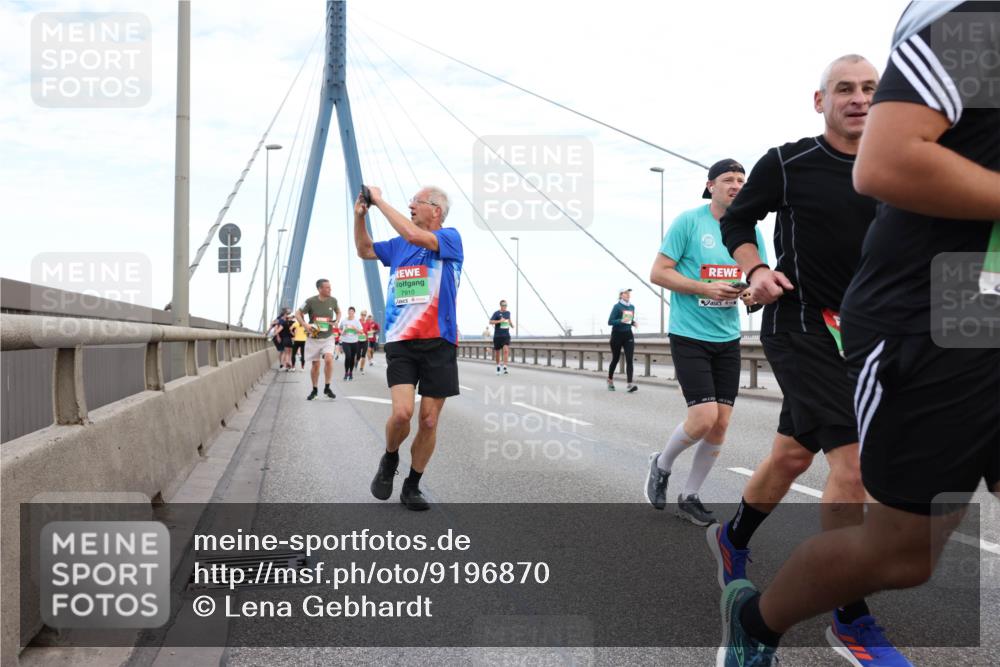 03.10.2025 - Köhlbrandbrückenlauf Lena Gebhardt http://msf.ph/oto/9196870 03.10.2025 15:29:15 Position 1 7910 meine-sportfotos.de