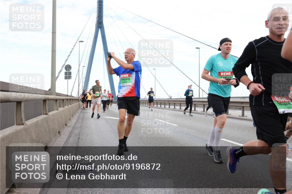 03.10.2025 - Köhlbrandbrückenlauf Lena Gebhardt http://msf.ph/oto/9196872 03.10.2025 15:29:15 Position 1 7910, 9300 meine-sportfotos.de