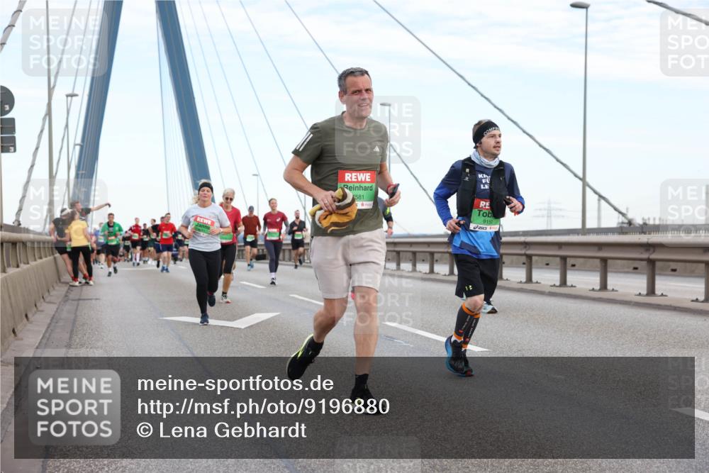 03.10.2025 - Köhlbrandbrückenlauf Lena Gebhardt http://msf.ph/oto/9196880 03.10.2025 15:29:17 Position 1 581, 5, 9150 meine-sportfotos.de