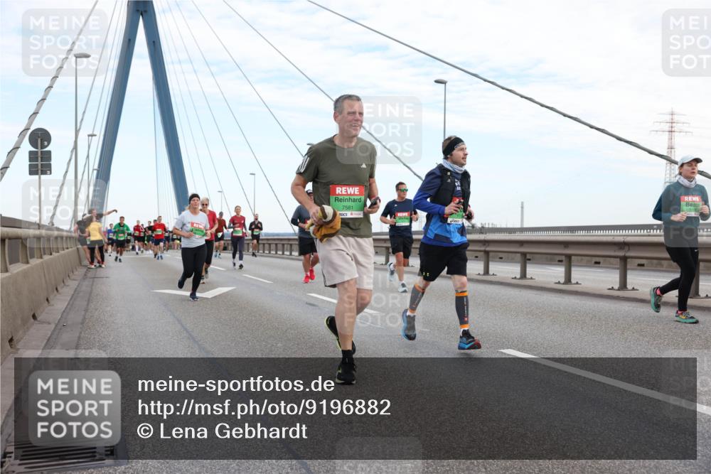 03.10.2025 - Köhlbrandbrückenlauf Lena Gebhardt http://msf.ph/oto/9196882 03.10.2025 15:29:17 Position 1 7581 meine-sportfotos.de