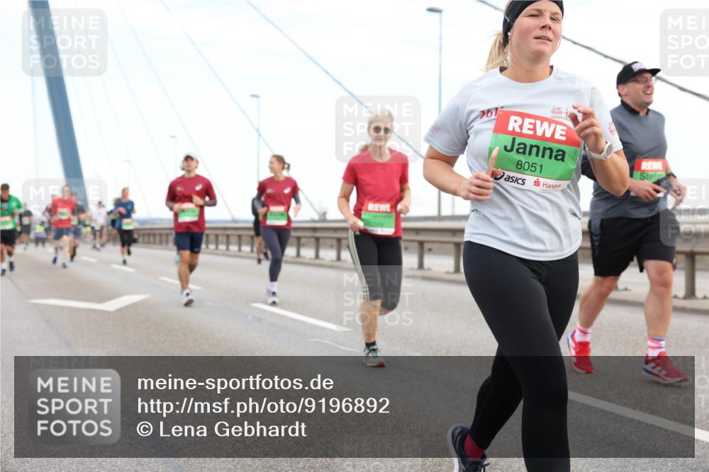03.10.2025 - Köhlbrandbrückenlauf Lena Gebhardt http://msf.ph/oto/9196892 03.10.2025 15:29:21 Position 1 361, 8051 meine-sportfotos.de