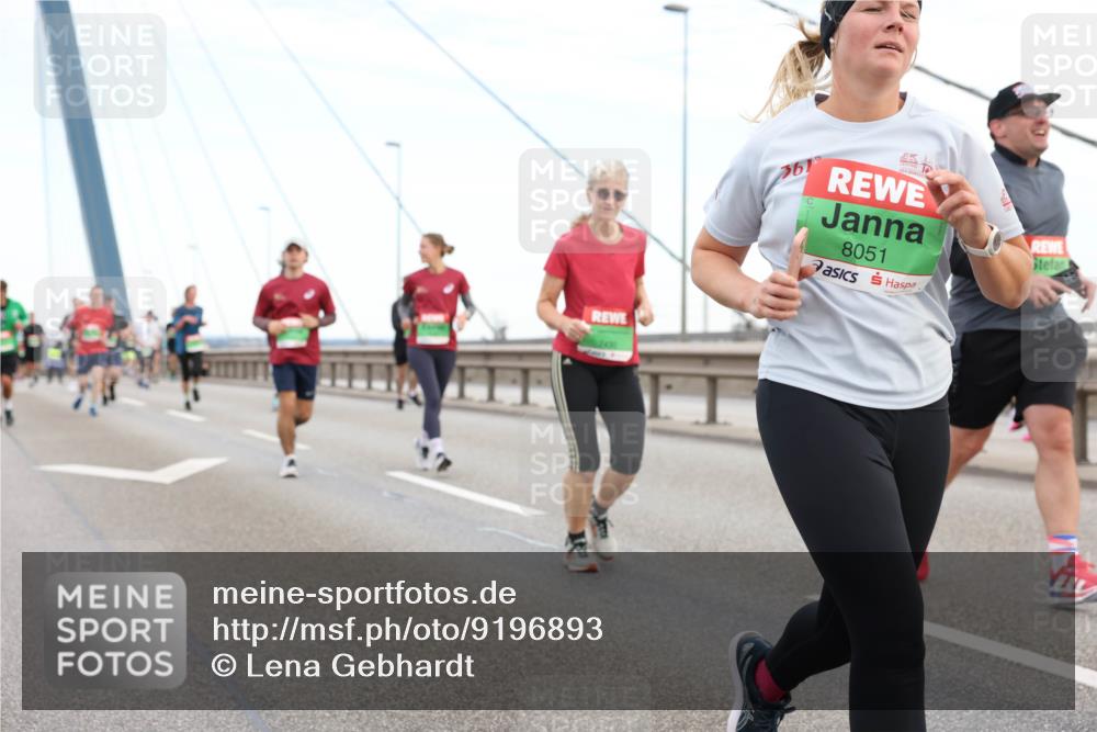 03.10.2025 - Köhlbrandbrückenlauf Lena Gebhardt http://msf.ph/oto/9196893 03.10.2025 15:29:21 Position 1 361, 8051 meine-sportfotos.de