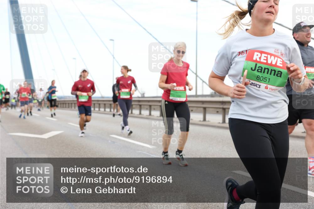 03.10.2025 - Köhlbrandbrückenlauf Lena Gebhardt http://msf.ph/oto/9196894 03.10.2025 15:29:21 Position 1 361, 8051 meine-sportfotos.de