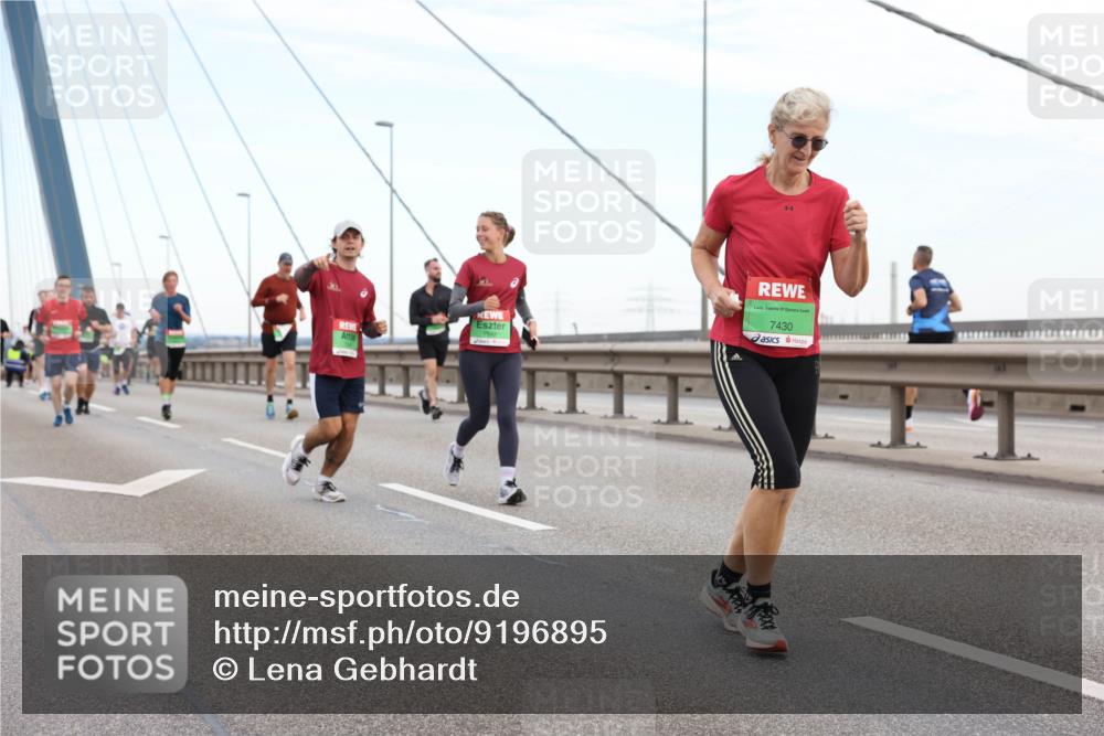03.10.2025 - Köhlbrandbrückenlauf Lena Gebhardt http://msf.ph/oto/9196895 03.10.2025 15:29:21 Position 1 7430 meine-sportfotos.de