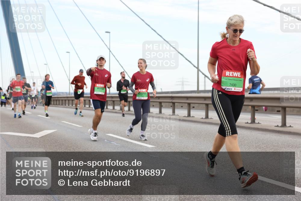 03.10.2025 - Köhlbrandbrückenlauf Lena Gebhardt http://msf.ph/oto/9196897 03.10.2025 15:29:21 Position 1 7430 meine-sportfotos.de