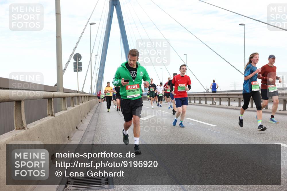 03.10.2025 - Köhlbrandbrückenlauf Lena Gebhardt http://msf.ph/oto/9196920 03.10.2025 15:29:26 Position 1 7697, 7844 meine-sportfotos.de