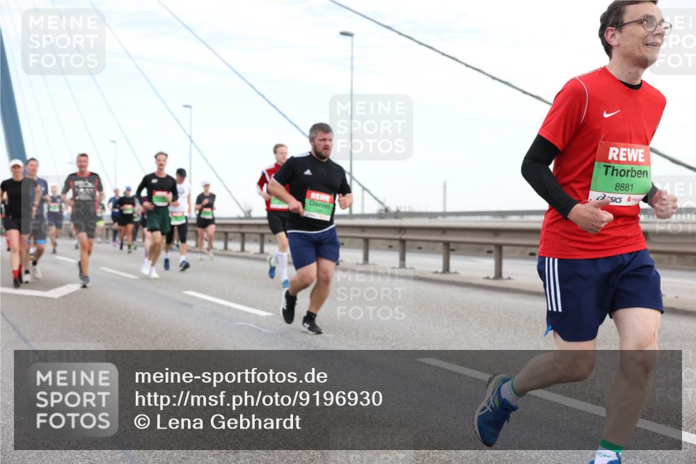 03.10.2025 - Köhlbrandbrückenlauf Lena Gebhardt http://msf.ph/oto/9196930 03.10.2025 15:29:28 Position 1 8881 meine-sportfotos.de