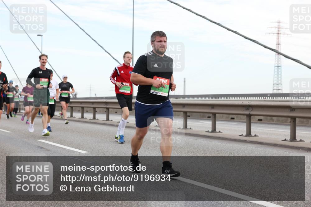 03.10.2025 - Köhlbrandbrückenlauf Lena Gebhardt http://msf.ph/oto/9196934 03.10.2025 15:29:29 Position 1 7401 meine-sportfotos.de