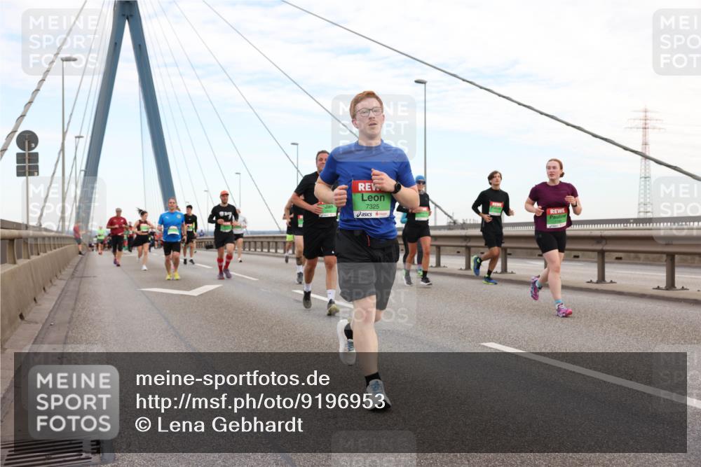 03.10.2025 - Köhlbrandbrückenlauf Lena Gebhardt http://msf.ph/oto/9196953 03.10.2025 15:29:33 Position 1 7325 meine-sportfotos.de