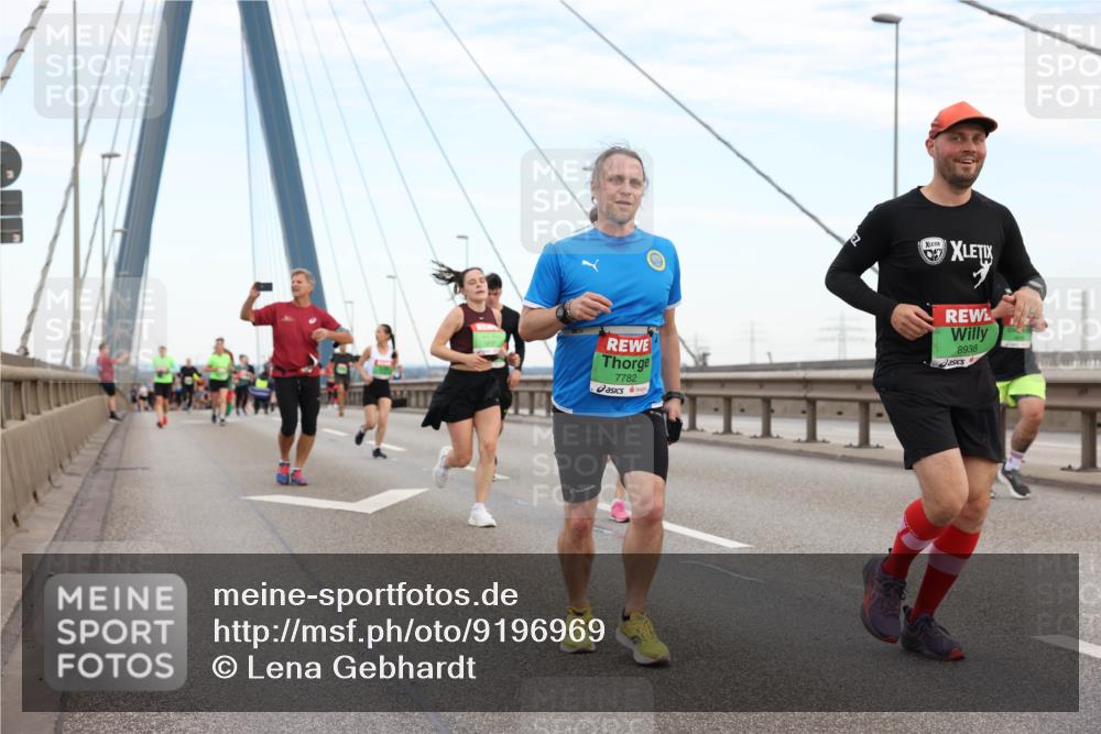 03.10.2025 - Köhlbrandbrückenlauf Lena Gebhardt http://msf.ph/oto/9196969 03.10.2025 15:29:37 Position 1 7782, 8938 meine-sportfotos.de