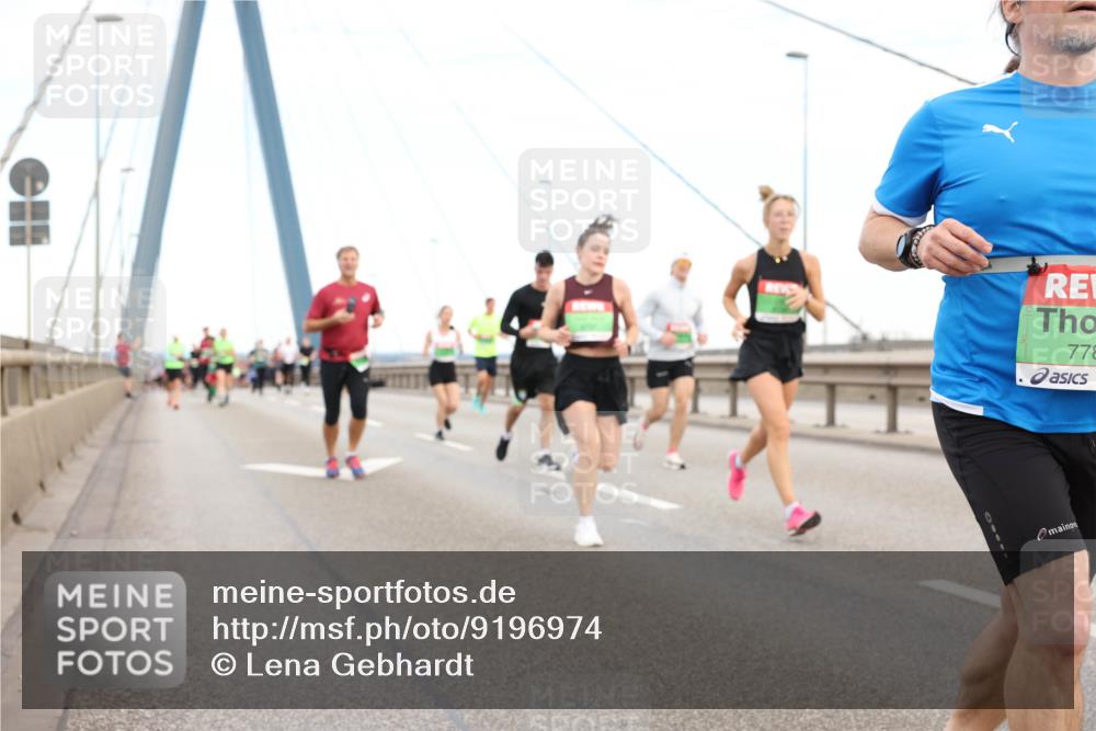 03.10.2025 - Köhlbrandbrückenlauf Lena Gebhardt http://msf.ph/oto/9196974 03.10.2025 15:29:38 Position 1 778 meine-sportfotos.de