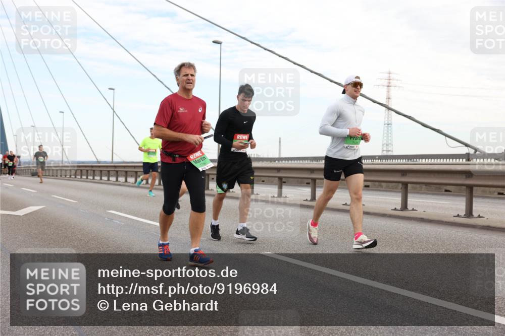 03.10.2025 - Köhlbrandbrückenlauf Lena Gebhardt http://msf.ph/oto/9196984 03.10.2025 15:29:40 Position 1 7739, 7126 meine-sportfotos.de
