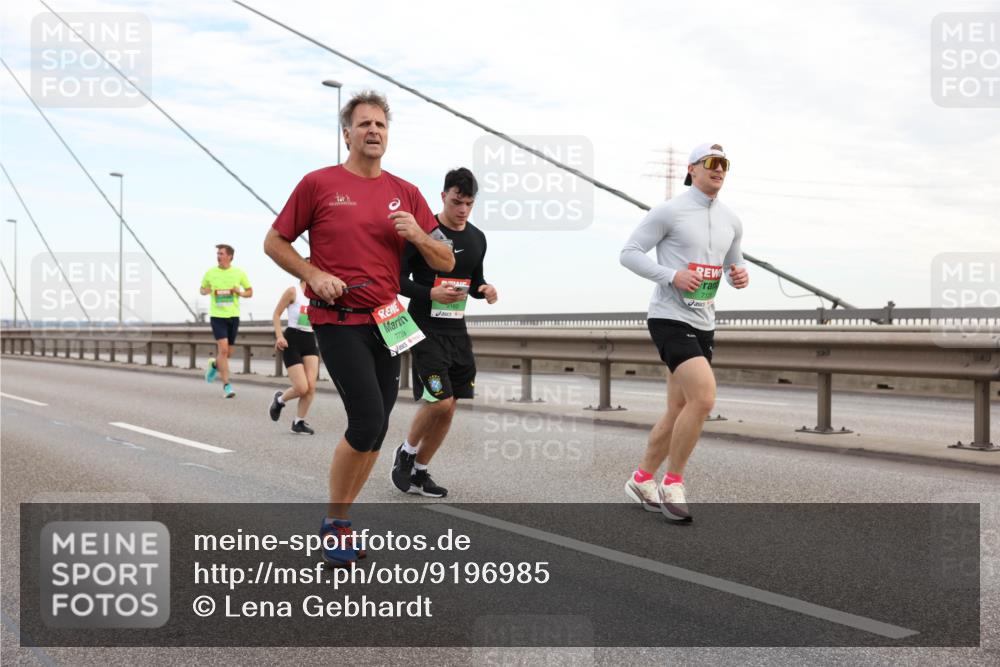 03.10.2025 - Köhlbrandbrückenlauf Lena Gebhardt http://msf.ph/oto/9196985 03.10.2025 15:29:40 Position 1 7739, 7126 meine-sportfotos.de