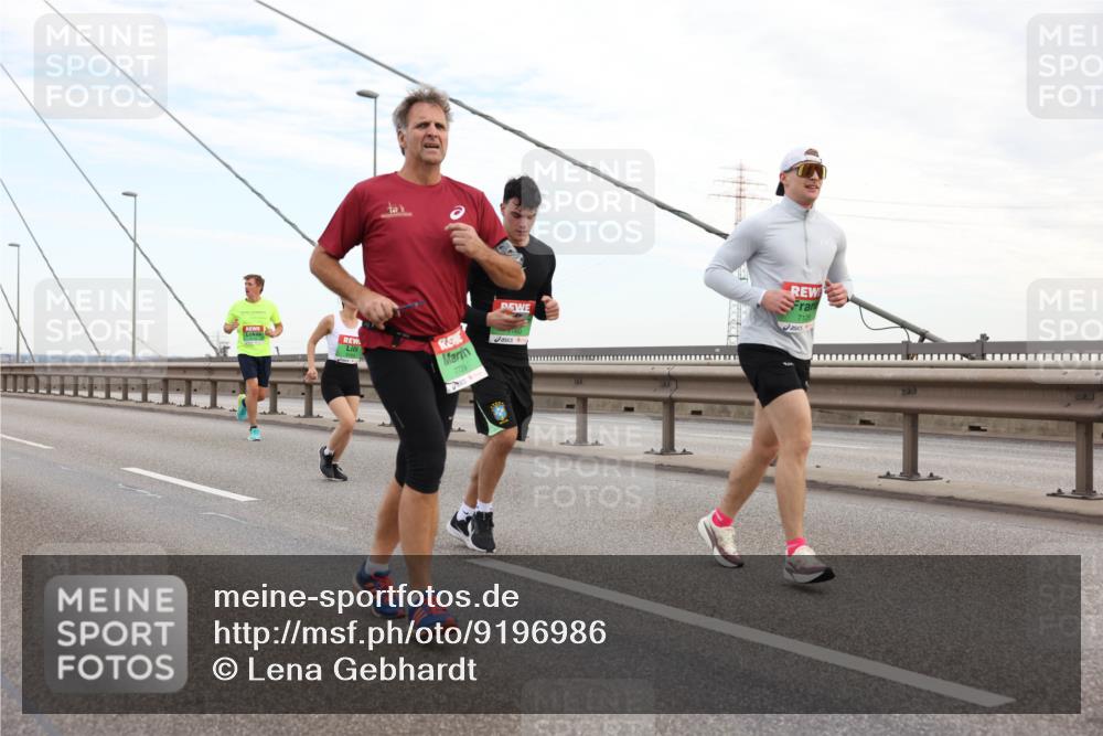 03.10.2025 - Köhlbrandbrückenlauf Lena Gebhardt http://msf.ph/oto/9196986 03.10.2025 15:29:40 Position 1 7739, 7126 meine-sportfotos.de