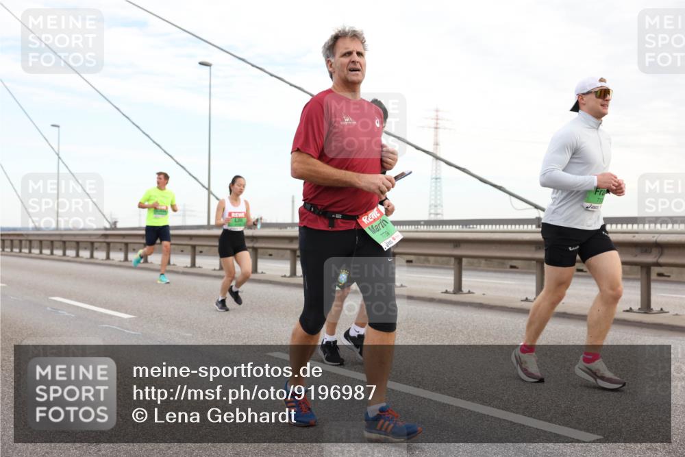 03.10.2025 - Köhlbrandbrückenlauf Lena Gebhardt http://msf.ph/oto/9196987 03.10.2025 15:29:41 Position 1 7739, 712 meine-sportfotos.de