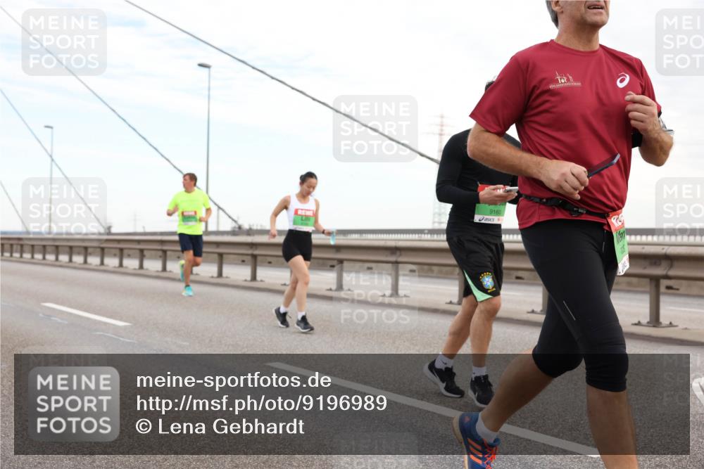 03.10.2025 - Köhlbrandbrückenlauf Lena Gebhardt http://msf.ph/oto/9196989 03.10.2025 15:29:41 Position 1 9160 meine-sportfotos.de