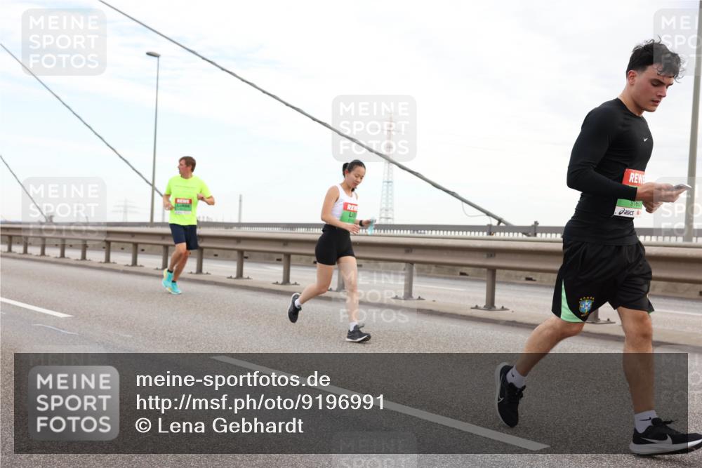 03.10.2025 - Köhlbrandbrückenlauf Lena Gebhardt http://msf.ph/oto/9196991 03.10.2025 15:29:41 Position 1 9760 meine-sportfotos.de