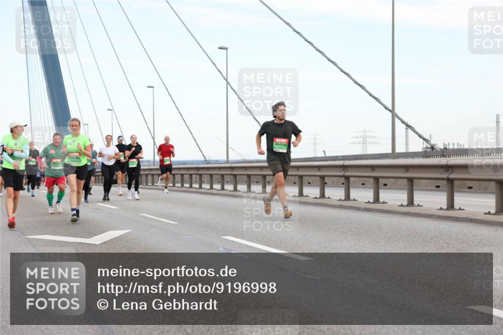 03.10.2025 - Köhlbrandbrückenlauf Lena Gebhardt http://msf.ph/oto/9196998 03.10.2025 15:29:44 Position 1  meine-sportfotos.de