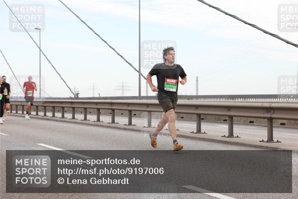 03.10.2025 - Köhlbrandbrückenlauf Lena Gebhardt http://msf.ph/oto/9197006 03.10.2025 15:29:46 Position 1 9468 meine-sportfotos.de