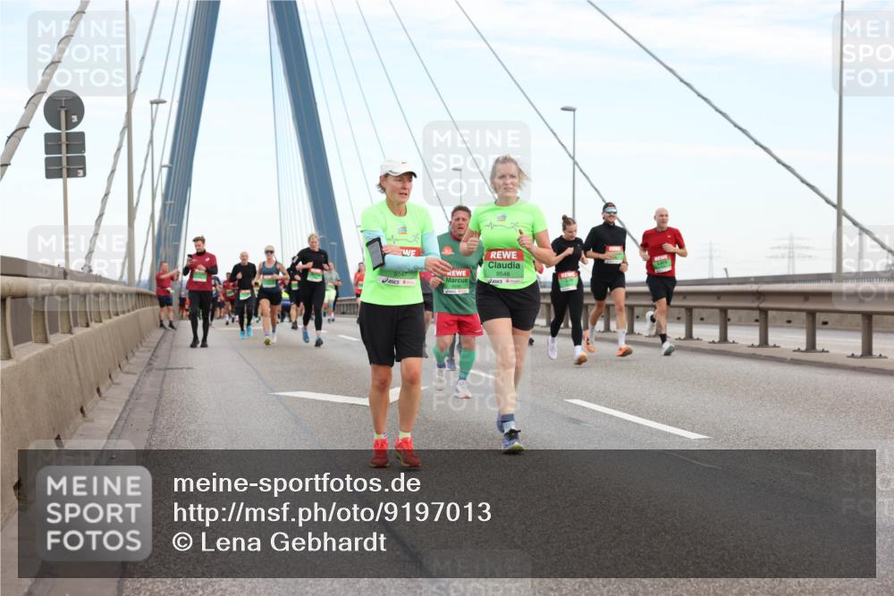 03.10.2025 - Köhlbrandbrückenlauf Lena Gebhardt http://msf.ph/oto/9197013 03.10.2025 15:29:47 Position 1 9547, 9548 meine-sportfotos.de
