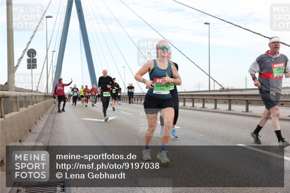 03.10.2025 - Köhlbrandbrückenlauf Lena Gebhardt http://msf.ph/oto/9197038 03.10.2025 15:29:54 Position 1 8066, 7935 meine-sportfotos.de