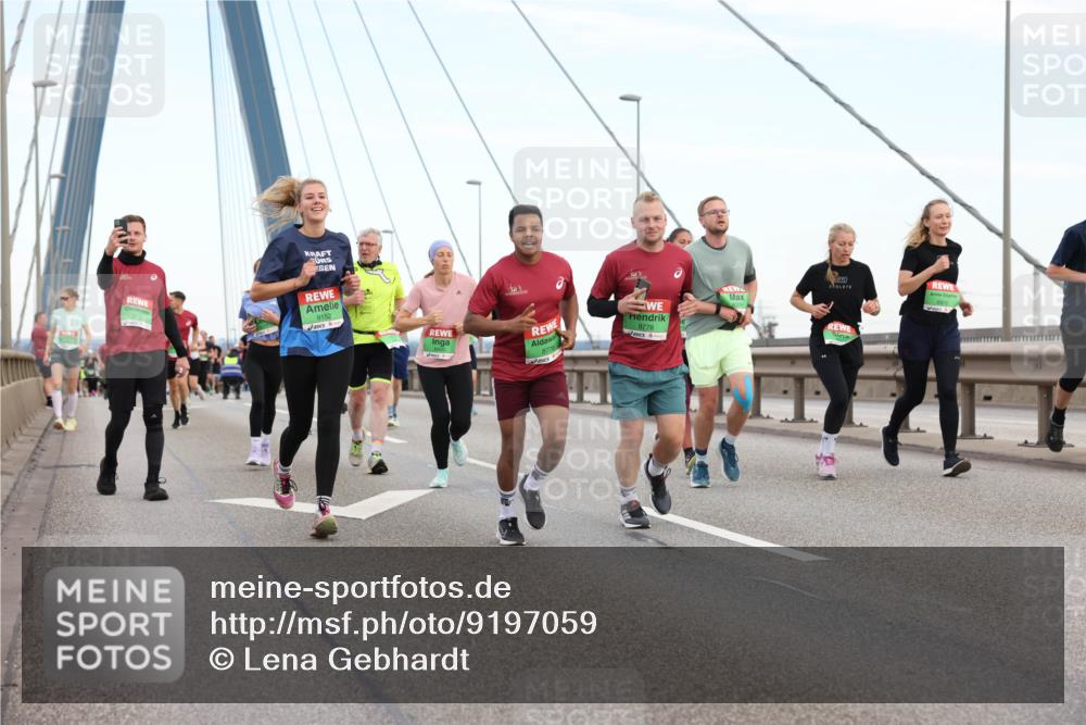 03.10.2025 - Köhlbrandbrückenlauf Lena Gebhardt http://msf.ph/oto/9197059 03.10.2025 15:29:59 Position 1 9152, 8770 meine-sportfotos.de