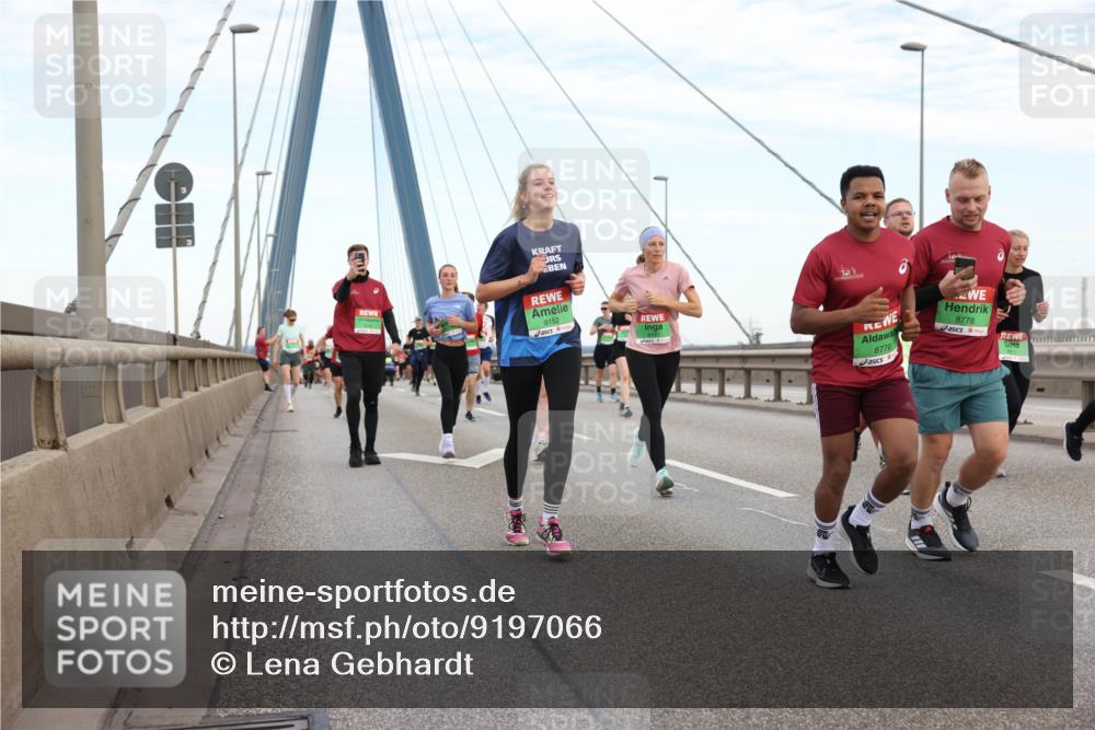 03.10.2025 - Köhlbrandbrückenlauf Lena Gebhardt http://msf.ph/oto/9197066 03.10.2025 15:30:00 Position 1 9152, 8776, 8778 meine-sportfotos.de