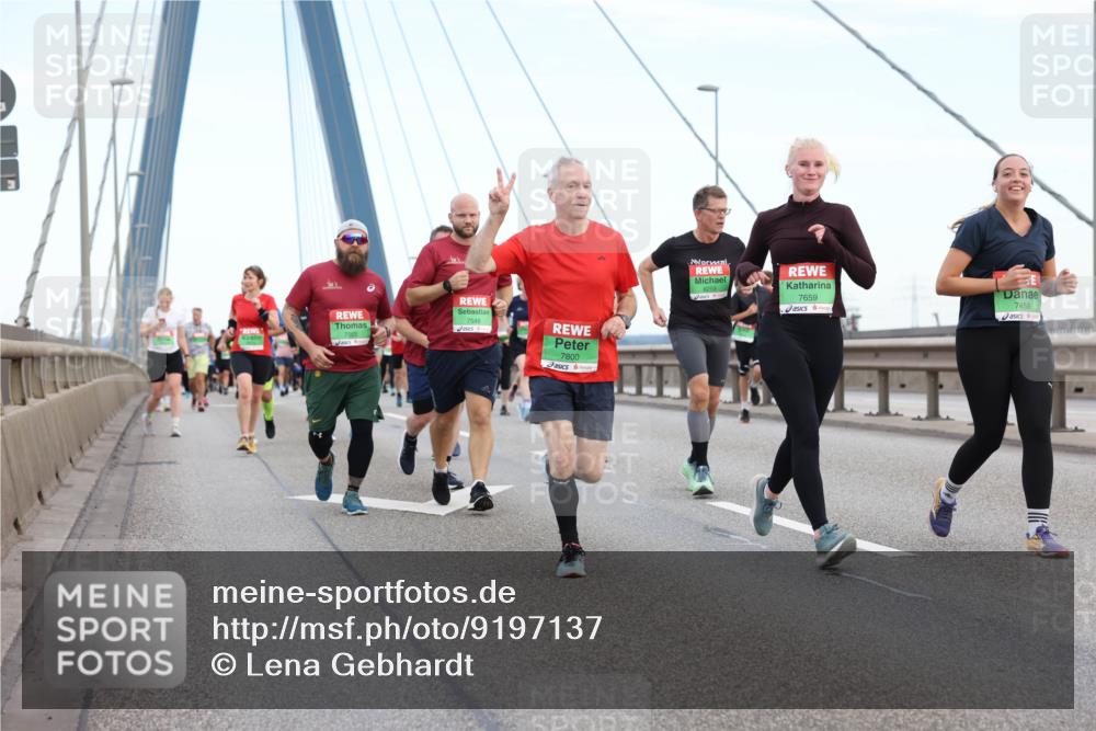 03.10.2025 - Köhlbrandbrückenlauf Lena Gebhardt http://msf.ph/oto/9197137 03.10.2025 15:30:14 Position 1 7565, 7548, 7800, 7659, 7458 meine-sportfotos.de