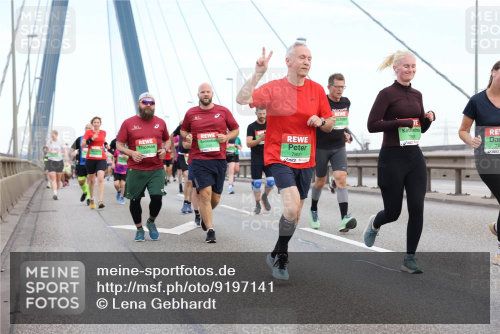 03.10.2025 - Köhlbrandbrückenlauf Lena Gebhardt http://msf.ph/oto/9197141 03.10.2025 15:30:15 Position 1 7565, 7548, 7800, 7659, 74 meine-sportfotos.de