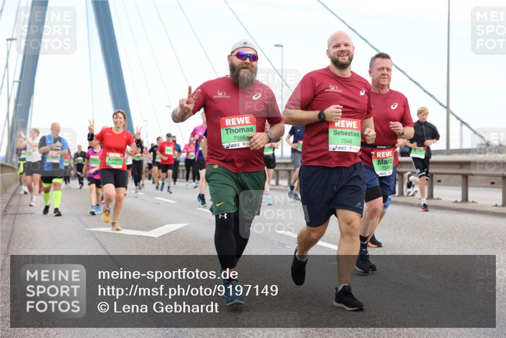 03.10.2025 - Köhlbrandbrückenlauf Lena Gebhardt http://msf.ph/oto/9197149 03.10.2025 15:30:17 Position 1 7565, 7548, 7376 meine-sportfotos.de