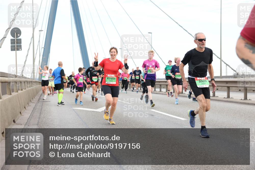 03.10.2025 - Köhlbrandbrückenlauf Lena Gebhardt http://msf.ph/oto/9197156 03.10.2025 15:30:18 Position 1 9425, 7627 meine-sportfotos.de