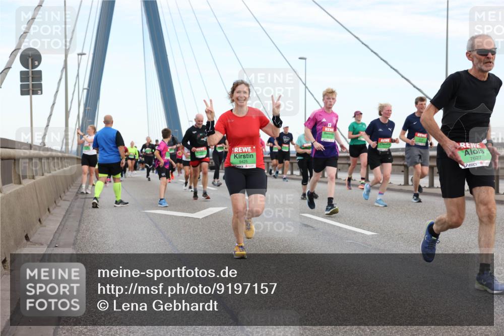 03.10.2025 - Köhlbrandbrückenlauf Lena Gebhardt http://msf.ph/oto/9197157 03.10.2025 15:30:18 Position 1 9425, 7627 meine-sportfotos.de
