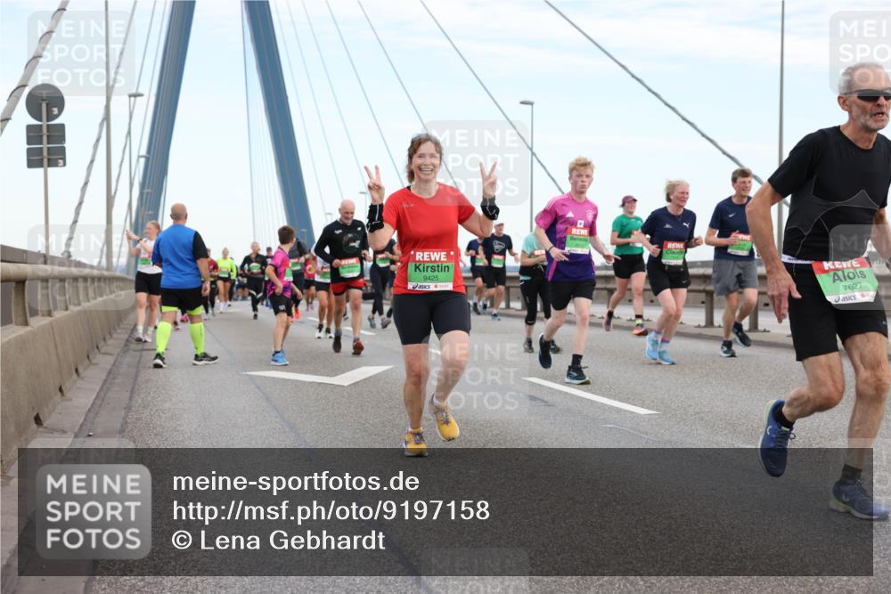 03.10.2025 - Köhlbrandbrückenlauf Lena Gebhardt http://msf.ph/oto/9197158 03.10.2025 15:30:19 Position 1 9425, 7627 meine-sportfotos.de