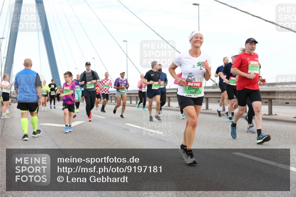 03.10.2025 - Köhlbrandbrückenlauf Lena Gebhardt http://msf.ph/oto/9197181 03.10.2025 15:30:24 Position 1 8269, 9198 meine-sportfotos.de