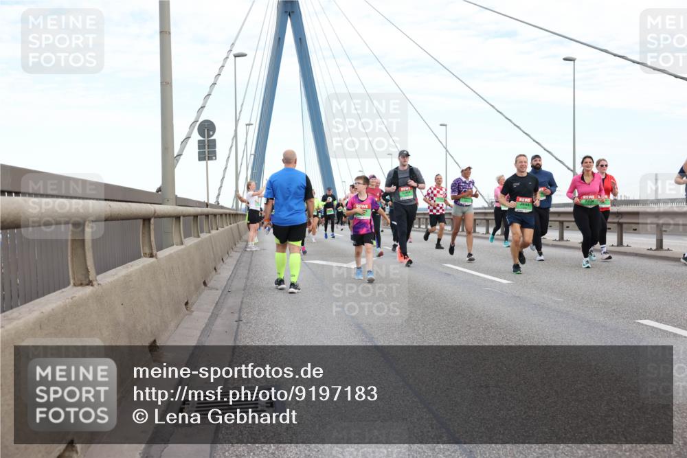 03.10.2025 - Köhlbrandbrückenlauf Lena Gebhardt http://msf.ph/oto/9197183 03.10.2025 15:30:24 Position 1  meine-sportfotos.de